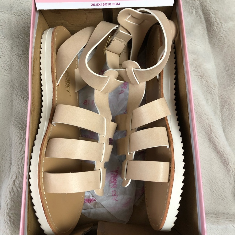 Platform sandals // via pinky - Picture 4 of 4